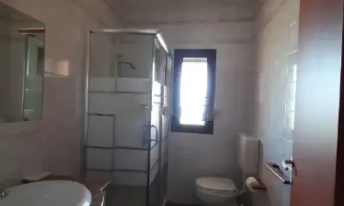 Rexer-Villa-San-Pietro-Villa-in-vendita-in-via-del-Ginepro-Bagno