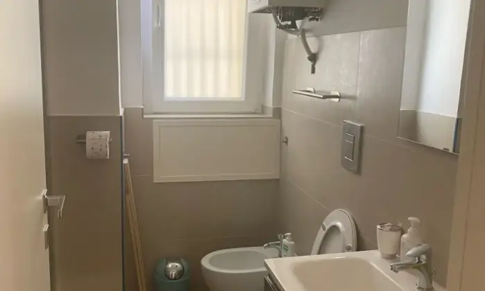 Rexer-Napoli-FITTASI-MONOLOCALE-NAPOLI-CENTRO-Bagno