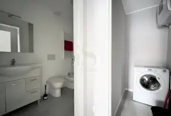 Rexer-Milano-Elegante-openspace-zona-servitissima-Bagno