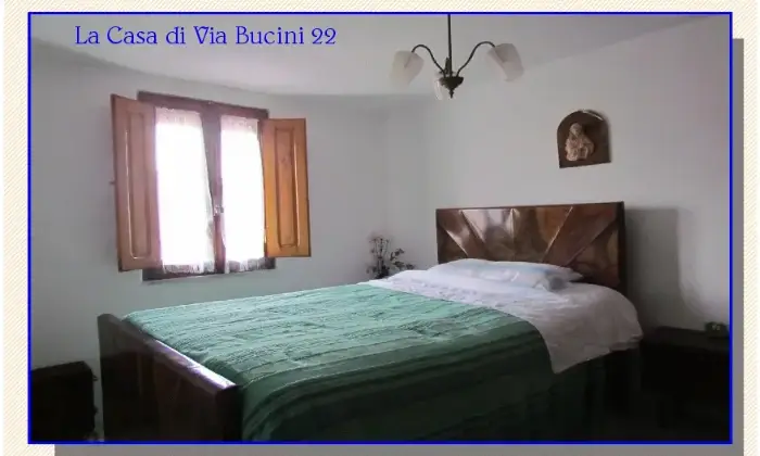 Rexer-Bagni-di-Lucca-Casa-Rustica-in-localit-di-origine-medioevale-sulle-colline-lucchesi-CameraDaLetto