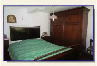 Rexer-Bagni-di-Lucca-Casa-Rustica-in-localit-di-origine-medioevale-sulle-colline-lucchesi-CameraDaLetto