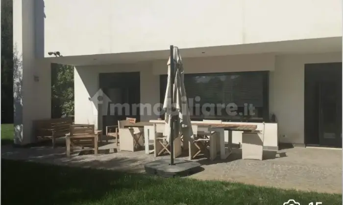 Rexer-Stra-VILLA-INDIPENDENTE-DI-MQ-CON-GIARDINO-Terrazzo