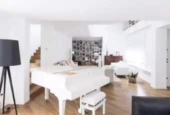 Rexer-Stra-VILLA-INDIPENDENTE-DI-MQ-CON-GIARDINO-Altro