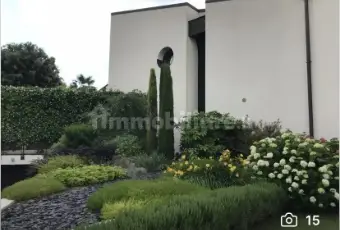 Rexer-Stra-VILLA-INDIPENDENTE-DI-MQ-CON-GIARDINO-Giardino