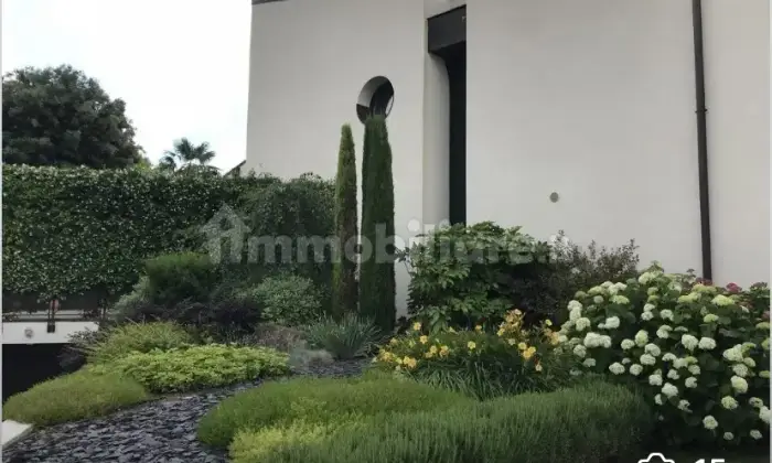 Rexer-Stra-VILLA-INDIPENDENTE-DI-MQ-CON-GIARDINO-Giardino