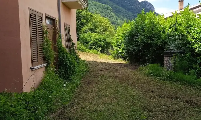 Rexer-Ospedaletto-dAlpinolo-Villa-da-ultimare-nel-parco-del-Partenio-ad-Ospedaletto-dAlpinolo-Giardino