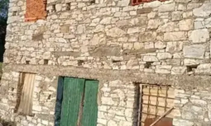 Rexer-Calice-al-Cornoviglio-Fabbricato-in-pietra-con-terreno-Calice-al-CornoviglioSP-Garage