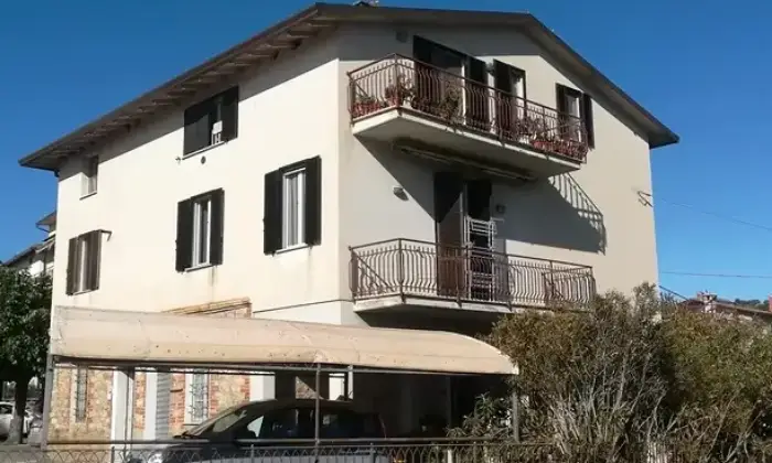 Rexer-Magione-Vendesi-Mansarda-vista-lago-Trasimeno-MAGIONE-PG-Garage