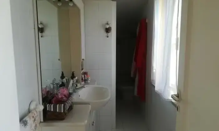 Rexer-Magione-Vendesi-Mansarda-vista-lago-Trasimeno-MAGIONE-PG-Bagno