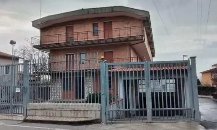 Rexer-Gualdo-Tadino-Casa-indipendente-con-giardino-Terrazzo
