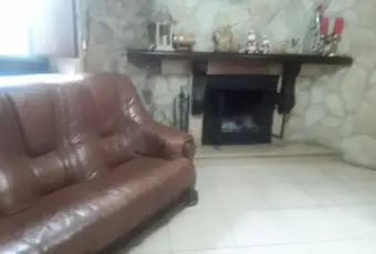 Rexer-Polla-Vendesi-Casa-a-Polla-Salone