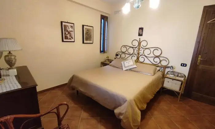 Rexer-Picinisco-Appartamento-con-grande-giardino-in-vendita-a-Picinisco-FR-CAMERA-DA-LETTO