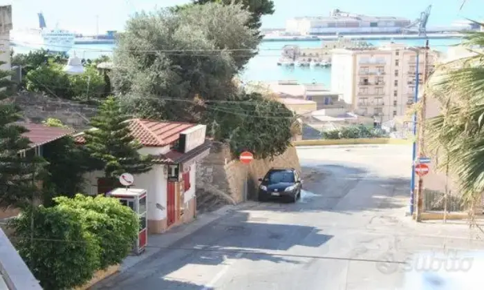 Rexer-Porto-Empedocle-Affittasi-Ampio-Trilocale-a-Porto-Empedocle-Terrazzo