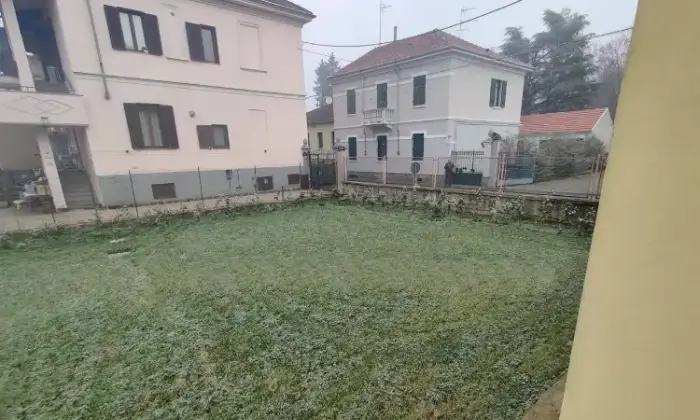 Rexer-Alessandria-Appartamento-con-giardino-in-villa-via-Francesco-De-Antonio-Giardino