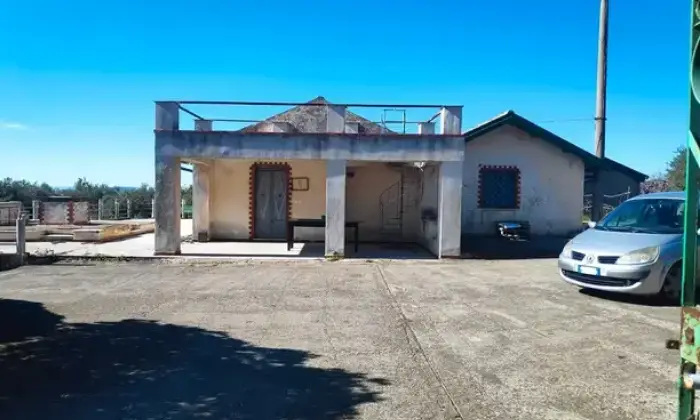 Rexer-Santa-Maria-di-Licodia-Villa-singola-con-mq-di-Uliveto-con-Frutti-Garage