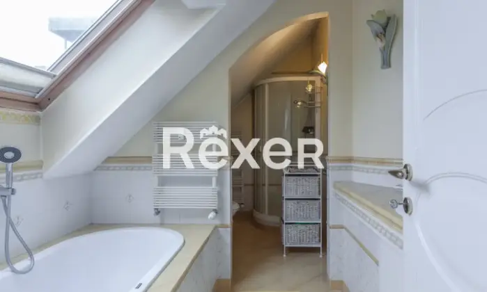 Rexer-VIMERCATE-Attico-signorile-su-due-livelli-Bagno