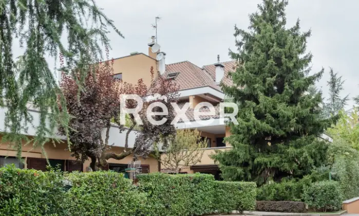 Rexer-VIMERCATE-Attico-signorile-su-due-livelli-Giardino