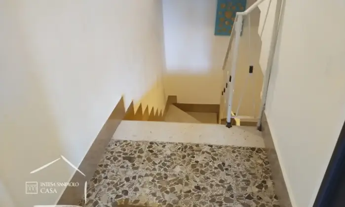 Rexer-VIAREGGIO-Palazzina-cielo-terra-composta-da-tre-unit-immobiliari-Altro