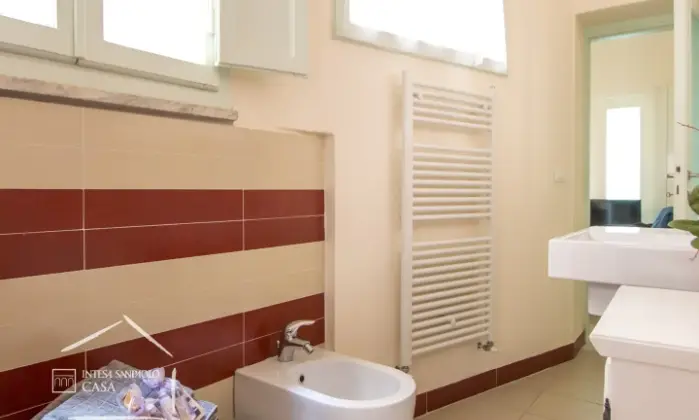 Rexer-VIAREGGIO-Palazzina-cielo-terra-composta-da-tre-unit-immobiliari-Bagno
