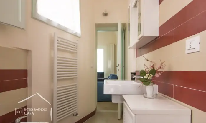 Rexer-VIAREGGIO-Palazzina-cielo-terra-composta-da-tre-unit-immobiliari-Bagno
