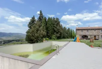 Rexer-LAJATICO-Azienda-Agricola-con-ettari-di-terreno-Terrazzo