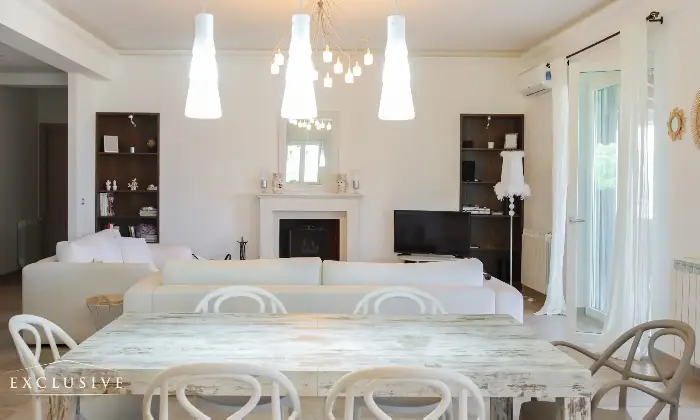 Rexer-Furnari-Villa-con-piscina-Altro