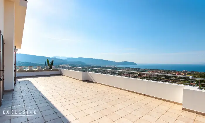 Rexer-Furnari-Villa-con-piscina-Terrazzo