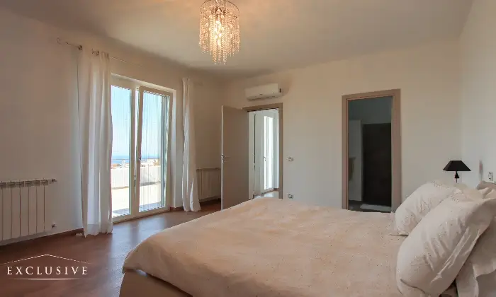 Rexer-Furnari-Villa-con-piscina-Altro