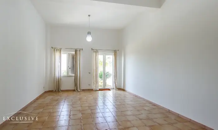 Rexer-Furnari-Villa-con-piscina-Altro