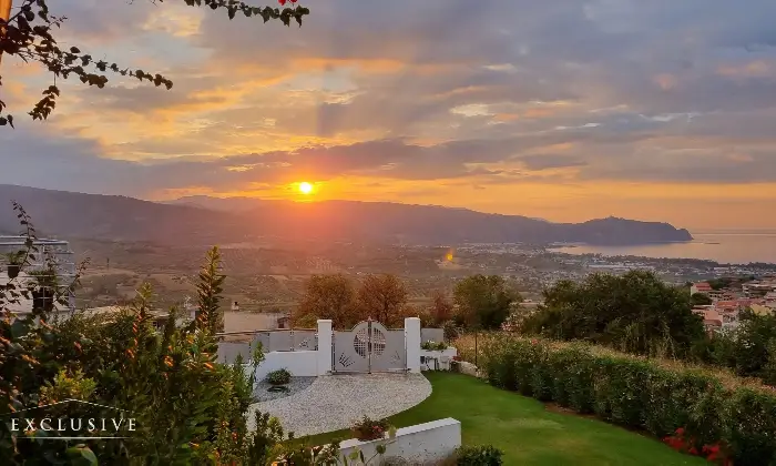 Rexer-Furnari-Villa-con-piscina-Terrazzo