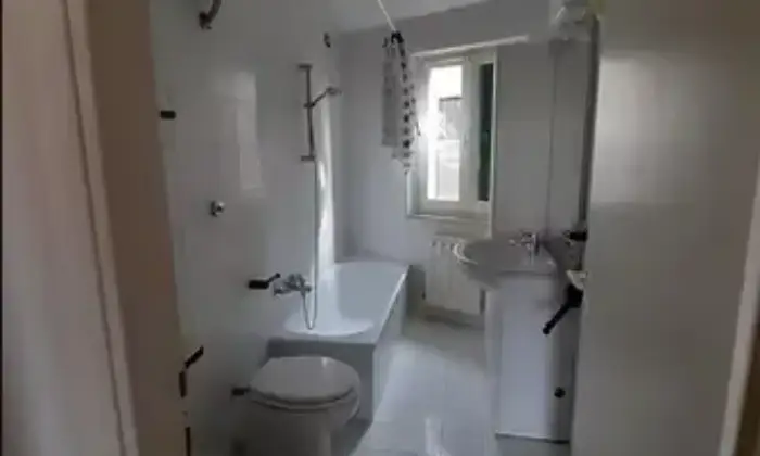 Rexer-Todi-Appartamento-nel-Castello-di-Rosceto-Todi-Bagno