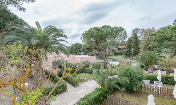 Rexer-CAPOLIVERI-Residence-costituito-da-dodici-unit-immobiliari-con-spazi-esterni-parcheggio-e-zone-comuni-Giardino
