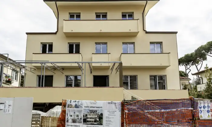 Rexer-CAMAIORE-locali-con-terrazzo-Altro