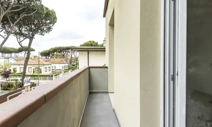 Rexer-CAMAIORE-locali-con-terrazzo-Altro