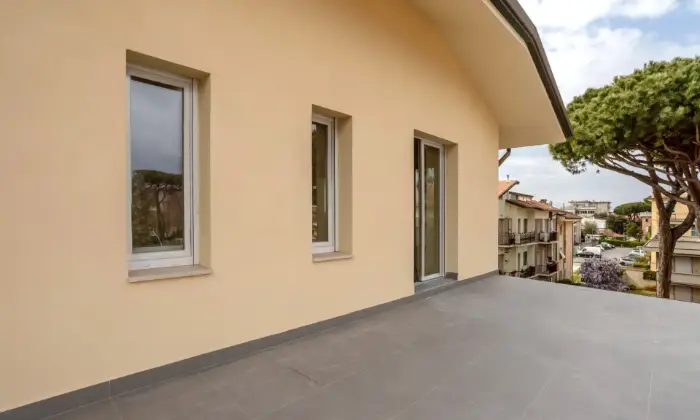 Rexer-CAMAIORE-locali-con-terrazzo-Altro