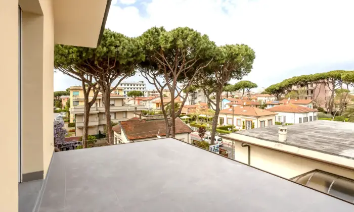 Rexer-CAMAIORE-locali-con-terrazzo-Altro