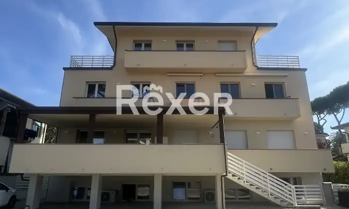 Rexer-CAMAIORE-locali-con-terrazzo-Altro