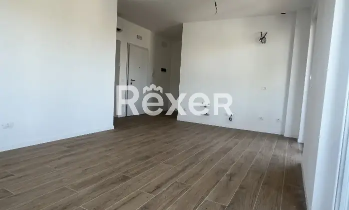 Rexer-CAMAIORE-locali-con-terrazzo-Altro