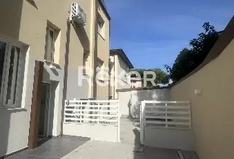 Rexer-CAMAIORE-locali-con-terrazzo-Altro