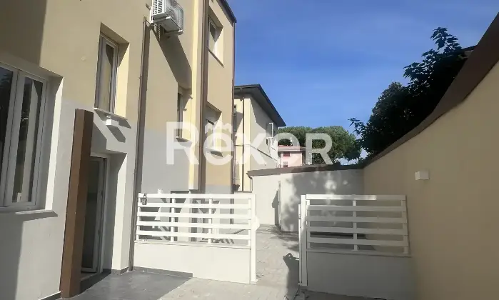 Rexer-CAMAIORE-locali-con-terrazzo-Altro