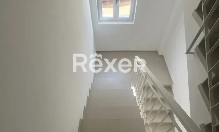 Rexer-CAMAIORE-locali-con-terrazzo-Altro