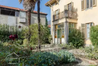 Rexer-ALMESE-Villa-storica-in-stile-Liberty-Giardino