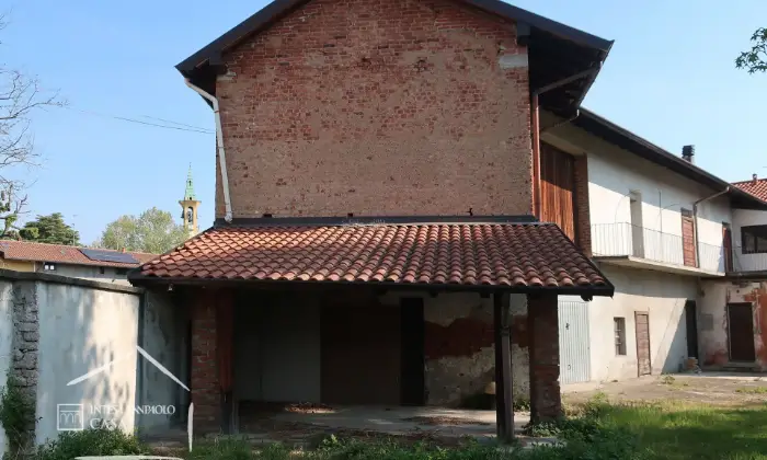 Rexer-CERRO-MAGGIORE-Cascina-composta-da-abitazioni-negozi-magazzini-e-box-auto-Giardino
