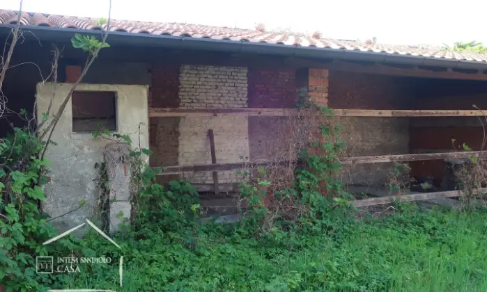 Rexer-CERRO-MAGGIORE-Cascina-composta-da-abitazioni-negozi-magazzini-e-box-auto-Giardino