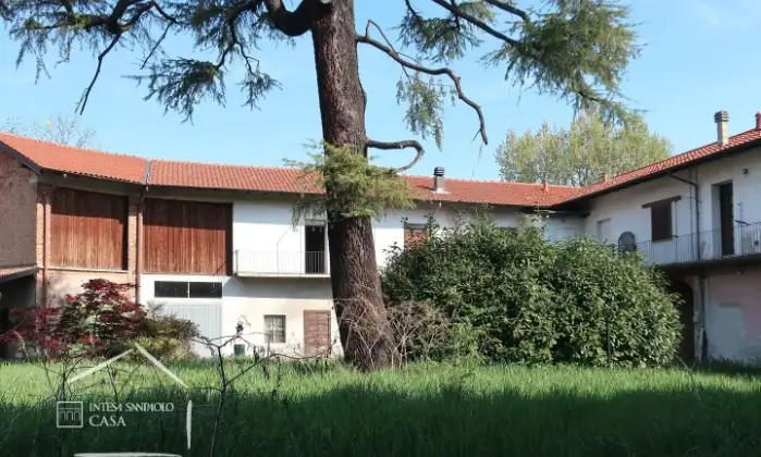 Rexer-CERRO-MAGGIORE-Cascina-composta-da-abitazioni-negozi-magazzini-e-box-auto-Giardino