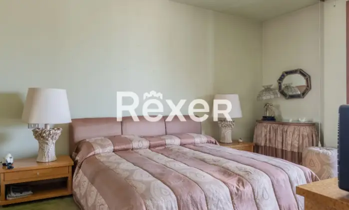 Rexer-DESENZANO-DEL-GARDA-Plurilocale-vista-lago-CameraDaLetto