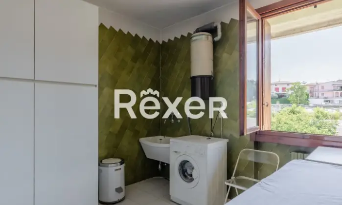 Rexer-DESENZANO-DEL-GARDA-Plurilocale-vista-lago-Altro