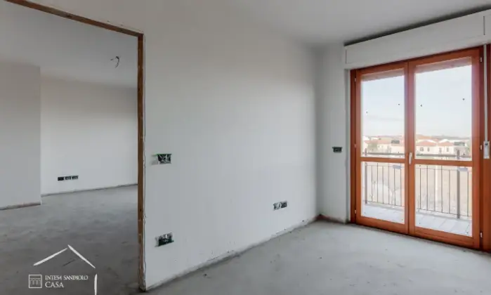 Rexer-CIRIE-Quadrilocale-con-cucina-abitabile-e-terrazzo-Altro