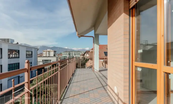 Rexer-CIRIE-Appartamento-ultimo-piano-con-terrazzo-Terrazzo