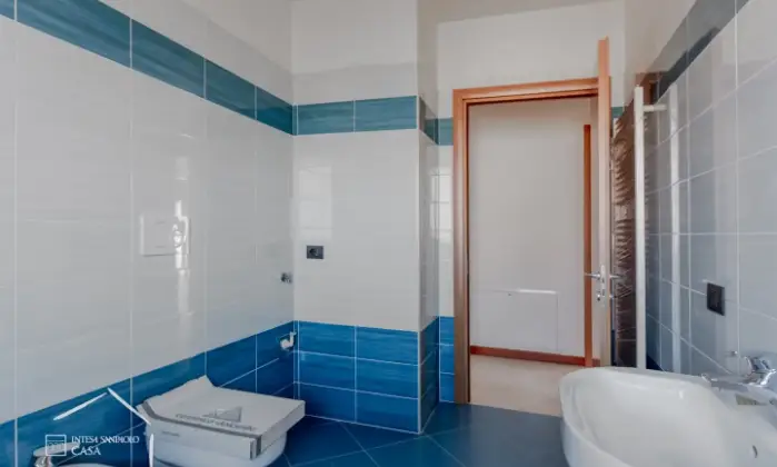 Rexer-CIRIE-Appartamento-ultimo-piano-con-terrazzo-Bagno